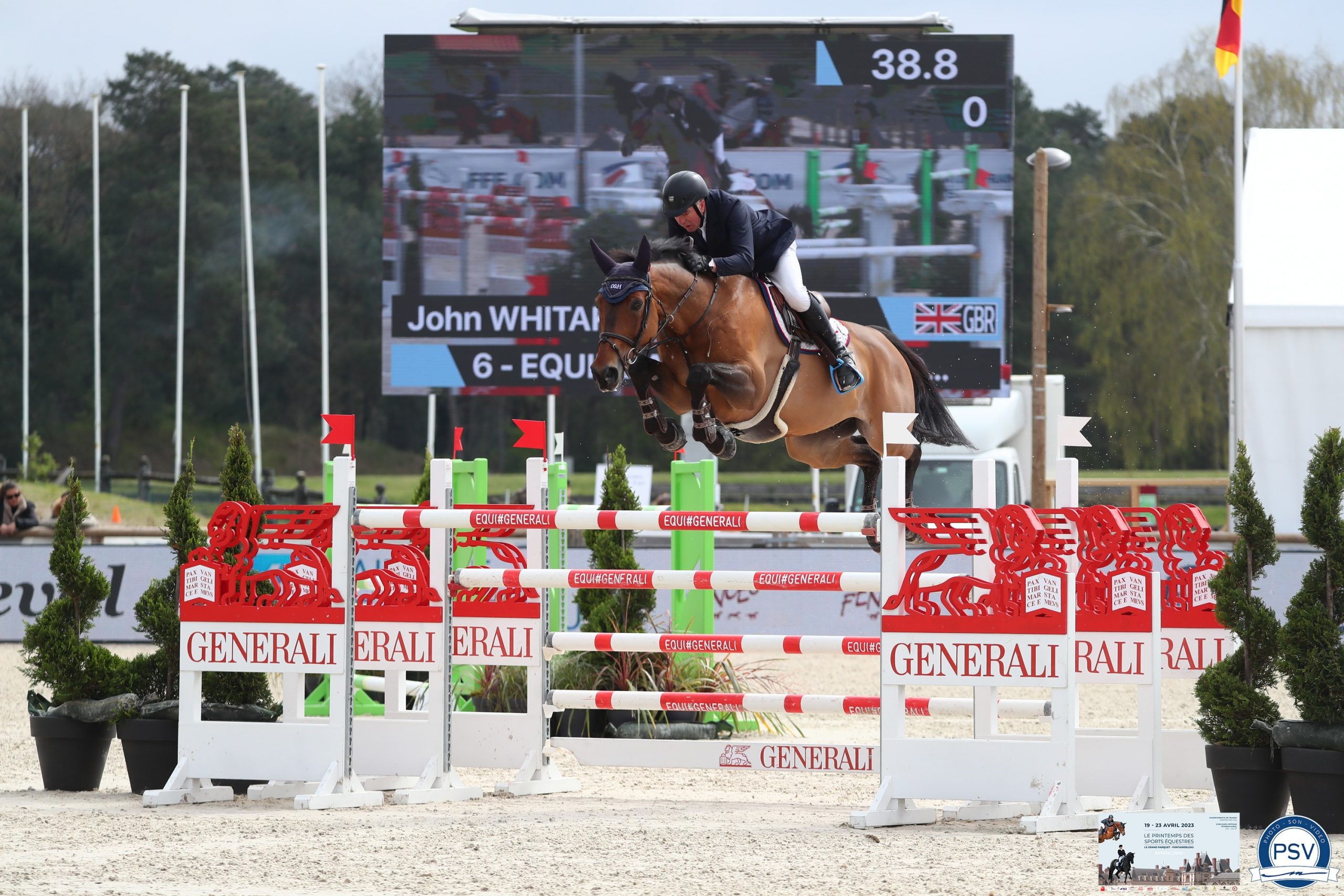 John Whitaker and Equine America Unick Du Francport winning in Fontainebleau, credit: PSV - J.Morel