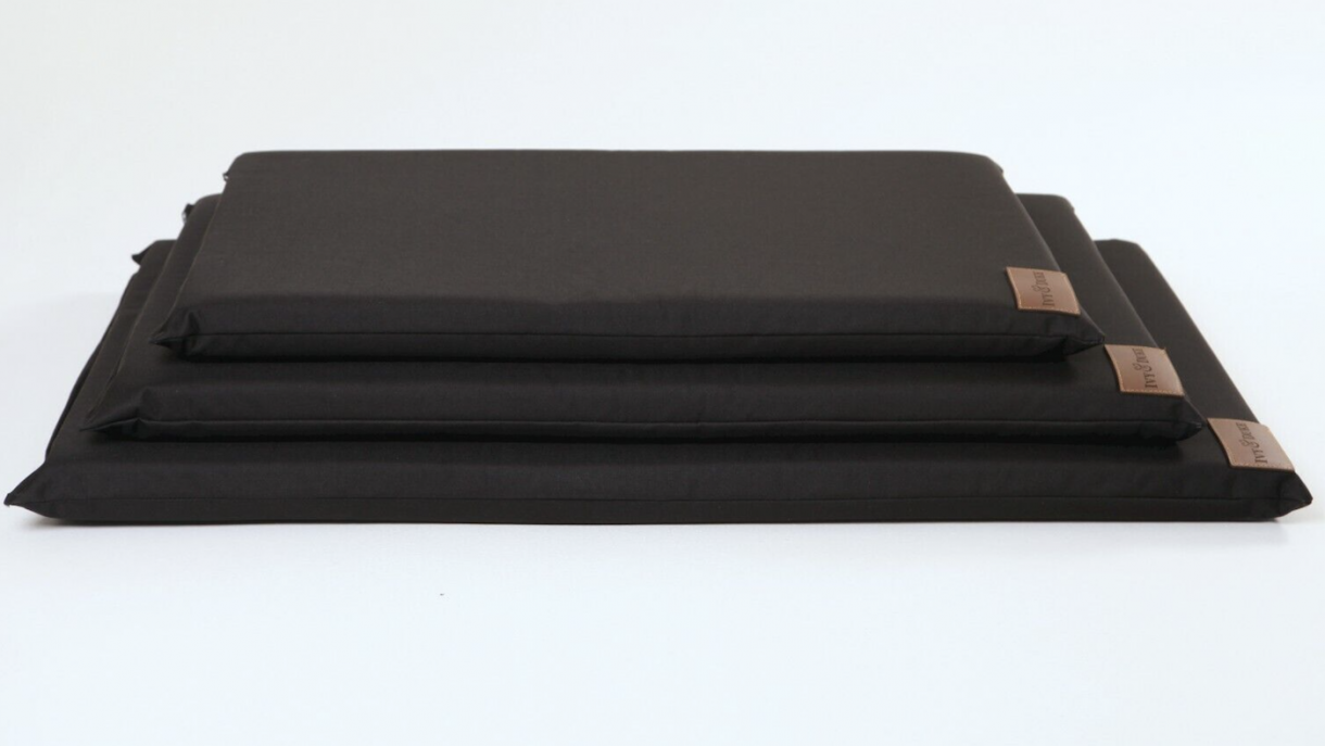 Best waterproof dog bed for wet, muddy and incontinent dogs