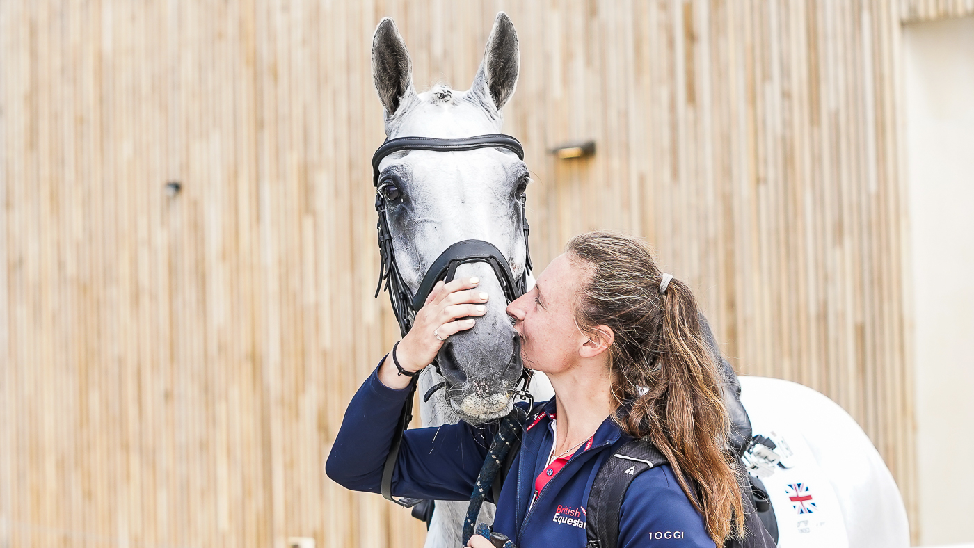 Vendredi Biats with groom Chloe Fry FEI European Eventing Championships, Haras du Pin, France August 2023 © Copyright Hannah Cole Photography. All rights reserved.