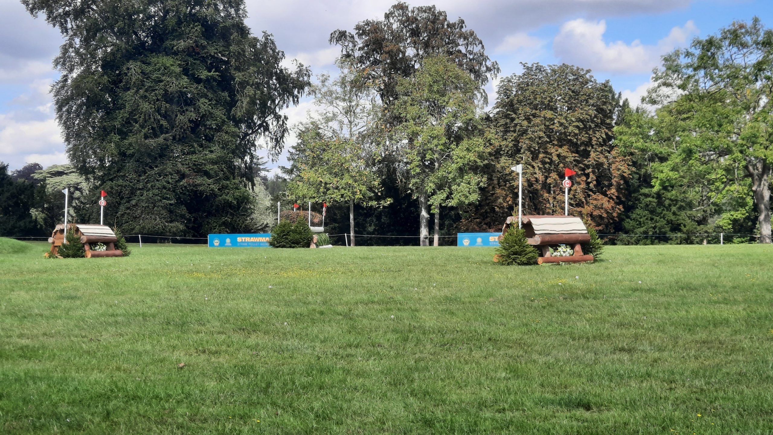 Fence 16cd alternative: Blenheim Horse Trials cross-country course gallery