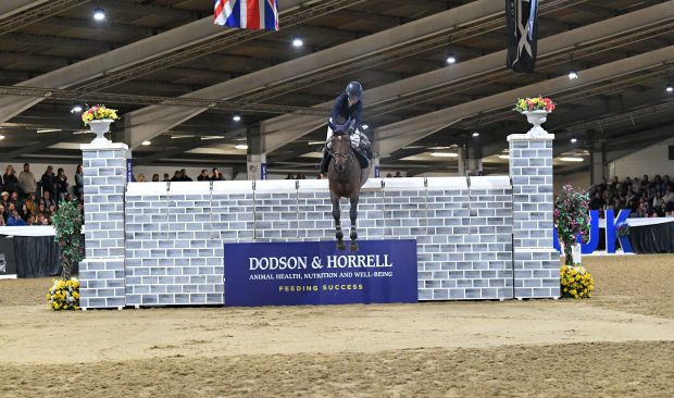 Maisy Williams and Dalton D'Hoyo win the puissance at Arena UK