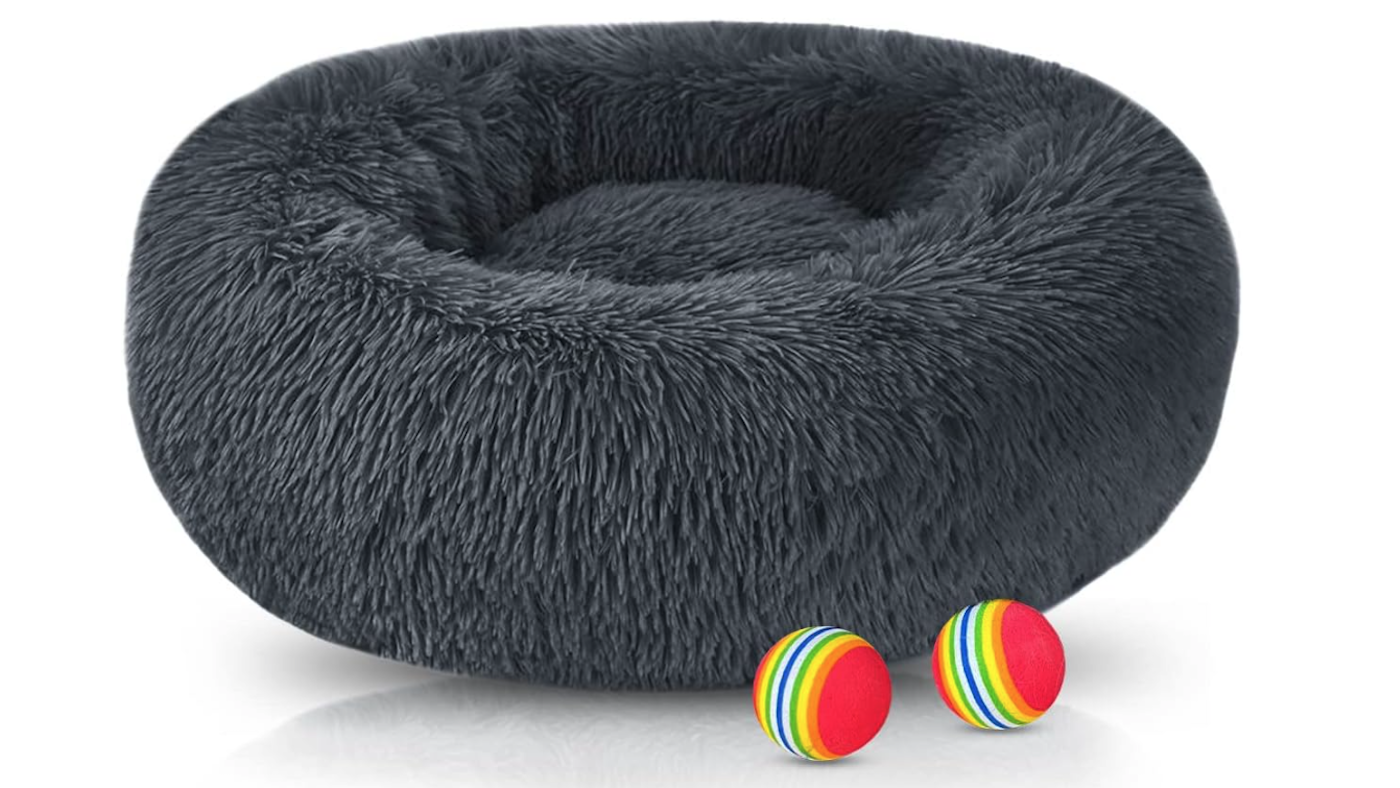 Donut pet bed for small dogs, with two balls