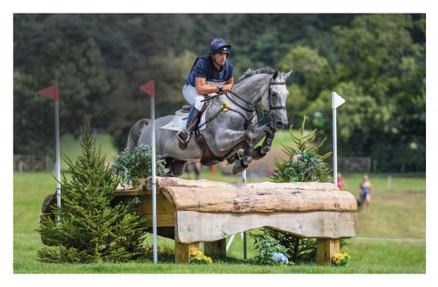 Mark Davidson riding Fonbherna Lancer