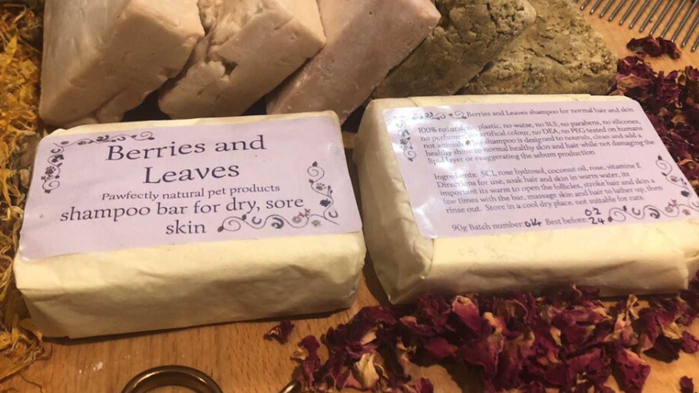 Berries and Leaves natural shampoo for dogs with sensitive skin