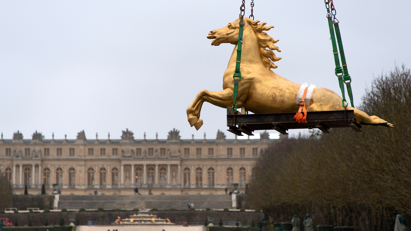 Watch iconic golden horses of Apollo’s Fountain ‘fly’ at Olympic venue