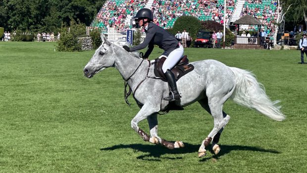Harriet Biddick and the bridleless Silver Lift during the 2023 speed Derby