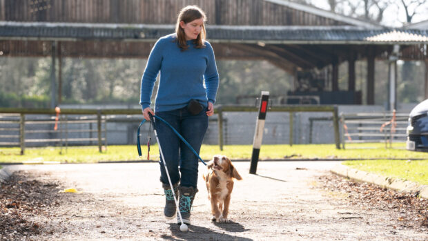 Elizabeth Rawlinson and her Cocker Spaniel River, who will be at Crufts 2025.