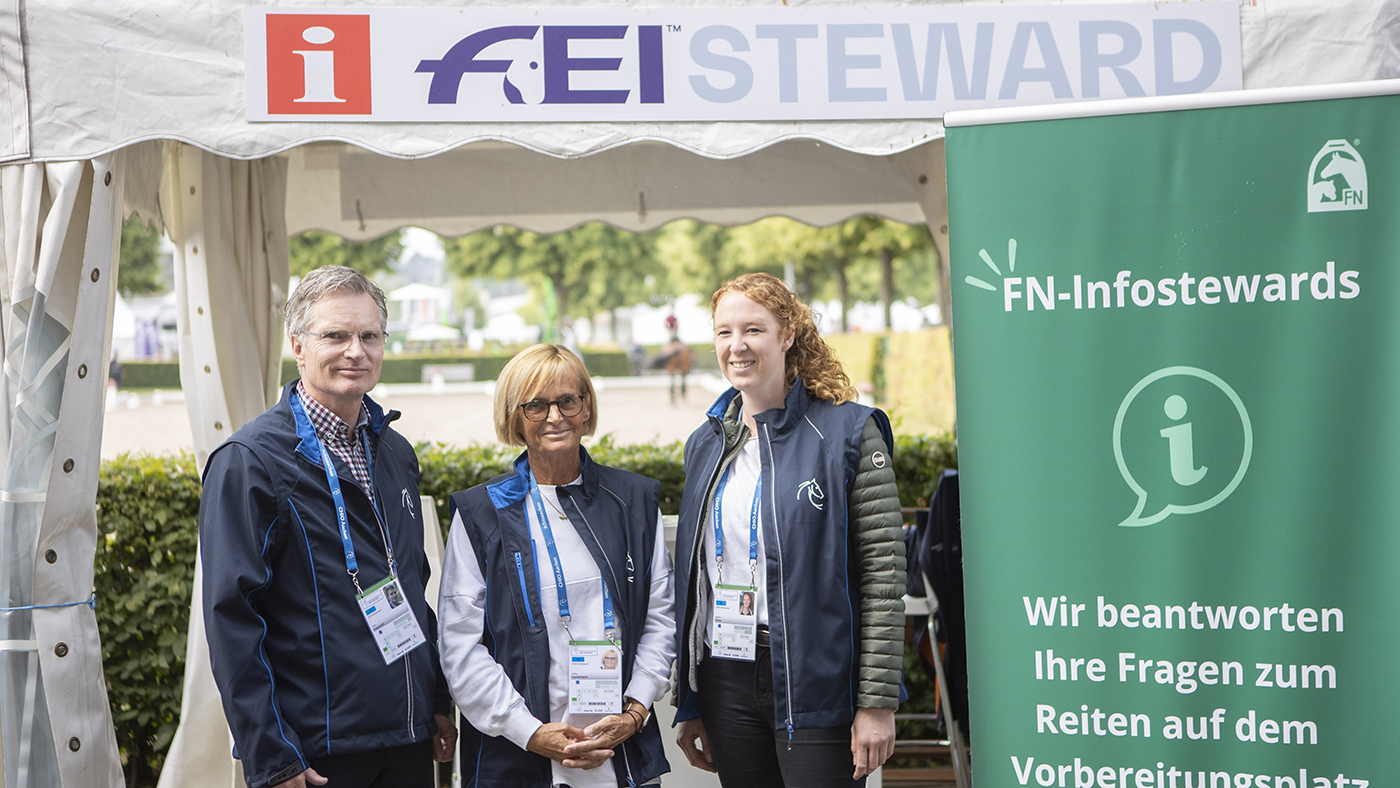 Information stewards at Aachen available to answer the public's questions.
