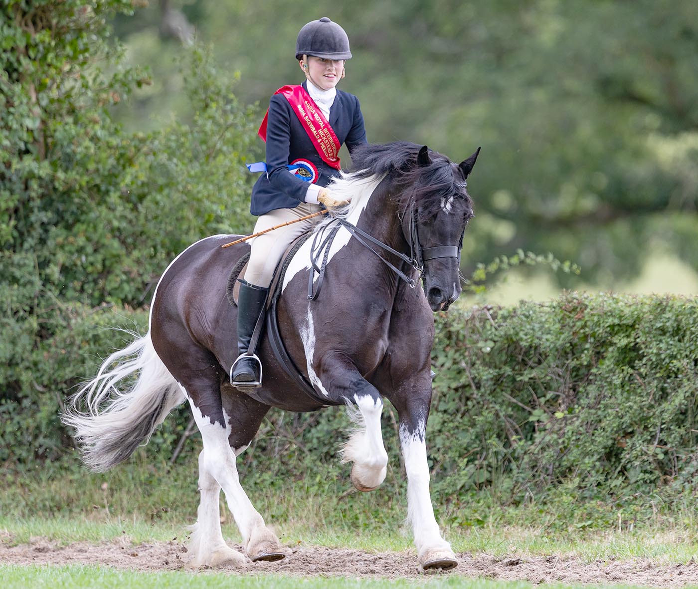 Cerys Holley and Worsenden Priscilla claim the junior coloured title at the 2025 Royal International. 