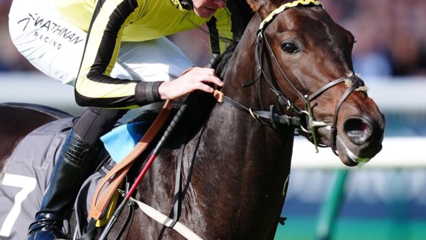 Frankie Dettori and Wimbledon Hawkeye win the Nashville Derby in USA.