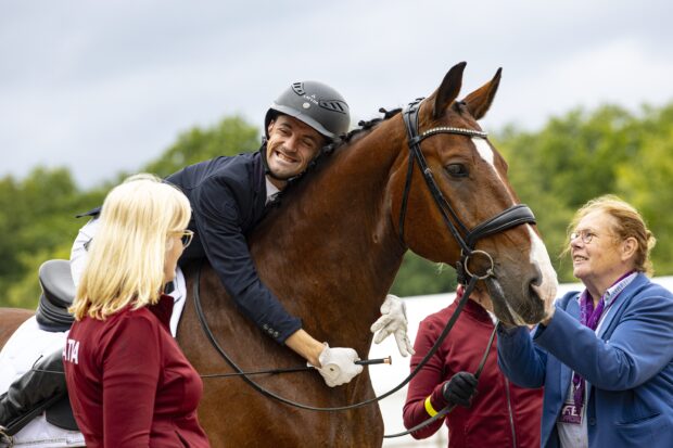 Who are the European Para Dressage Championships commentators