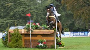 Blenheim European Championships cross-country results: Laura Collett and London 52 top the leaderboard