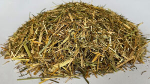 Close up of Dengie Meadow Lite short chopped fibre feed