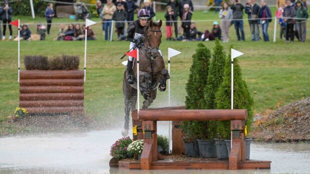 Sarah Bullimore and Corimiro lead Pau Horse Trials after cross-country phase