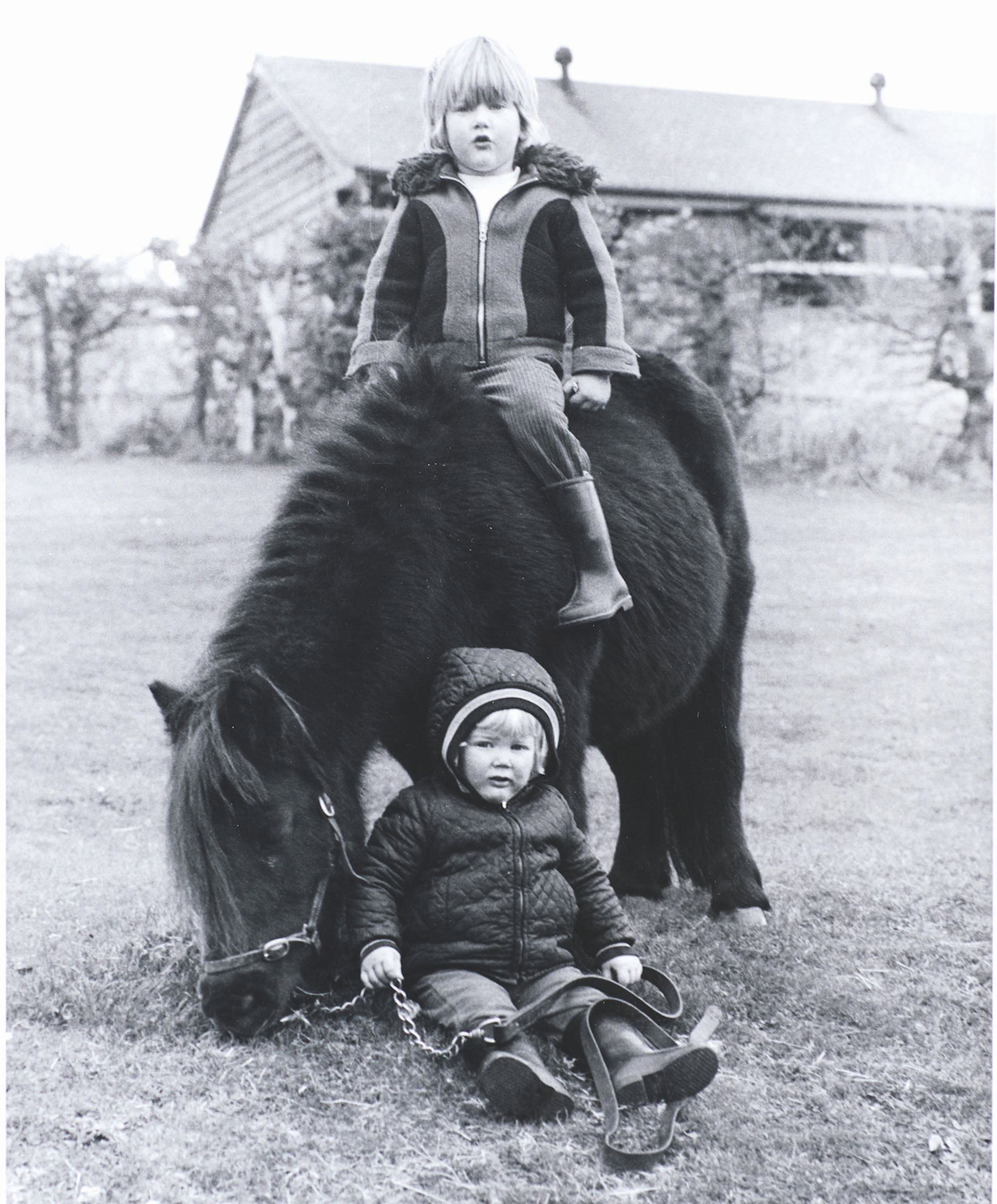 Clare Balding with her brother Andrew as kids