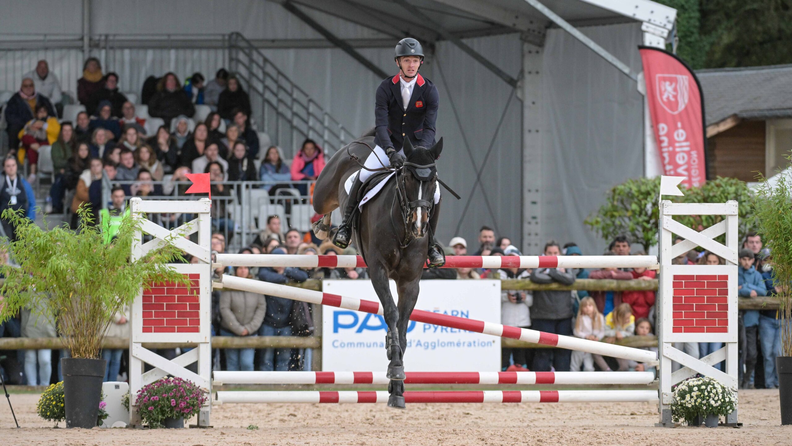 Tom Jackson and Plot Twist B, second at Pau