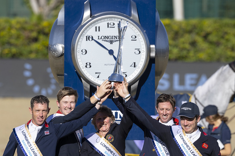 Scott Brash, Harry Charles, chef d'equipe Di Lampard, Ben Maher and Donald Whitaker lift the trophy for the LLN Final in Barcelona.