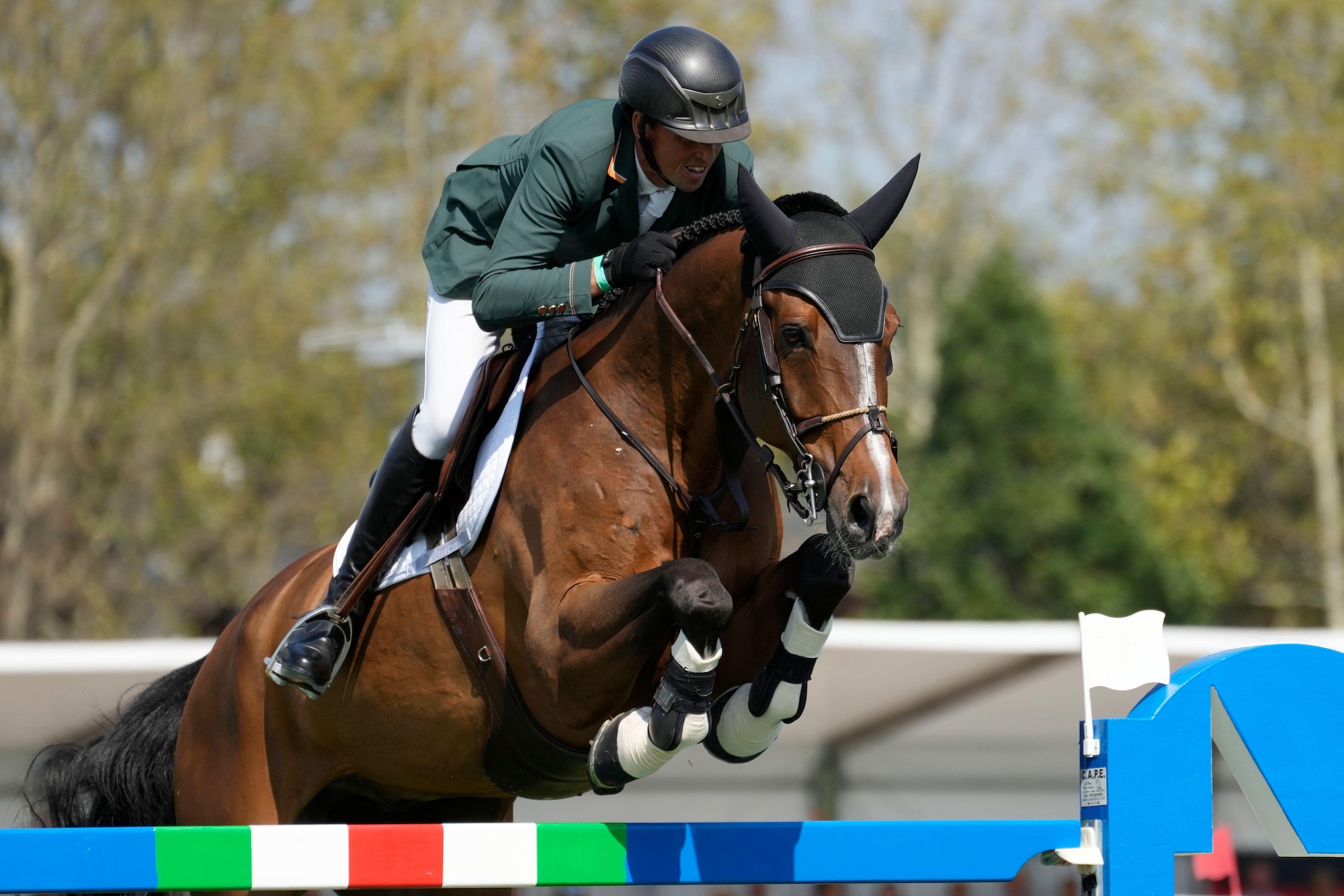 Highland President with Trevor Breen. How to stop horse drifting over jump