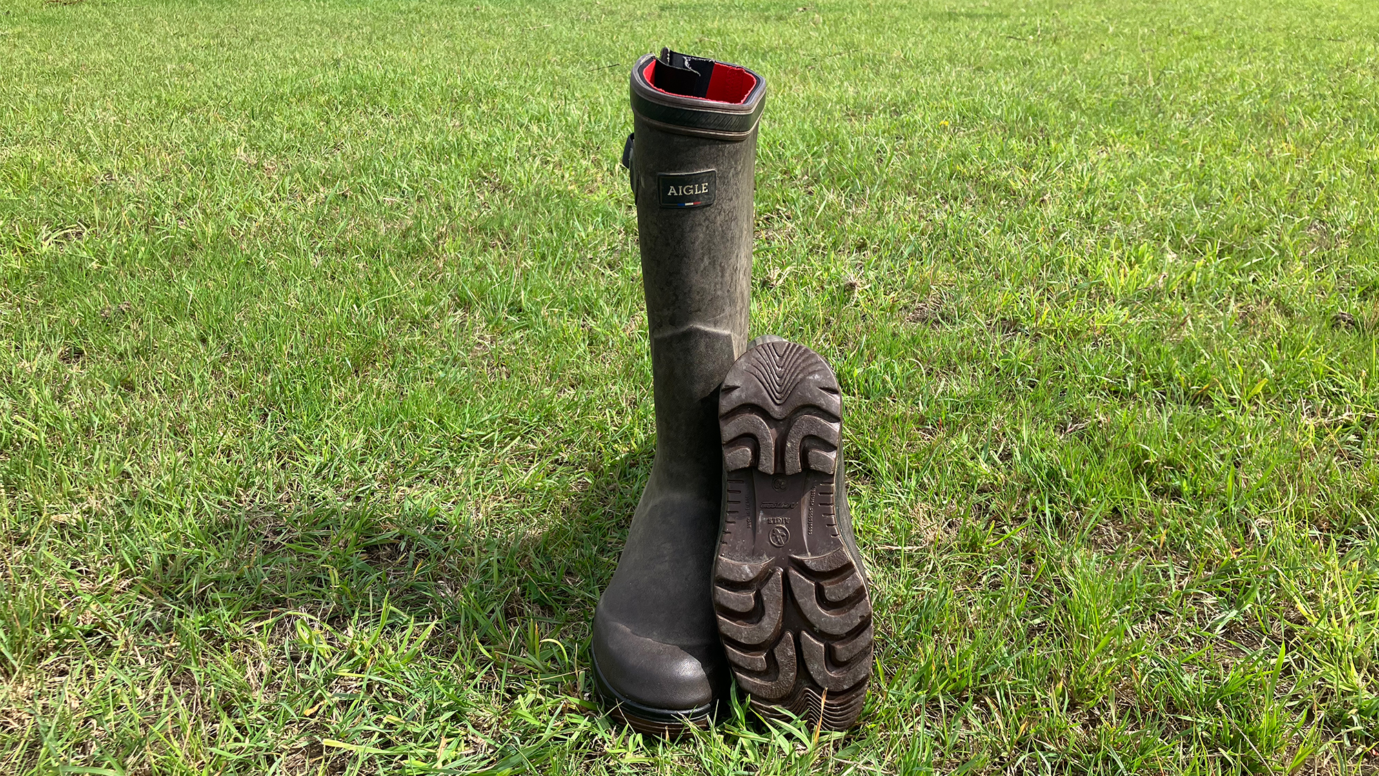 Aigle Parcours 2 Iso front view in a field one boot showing footbed