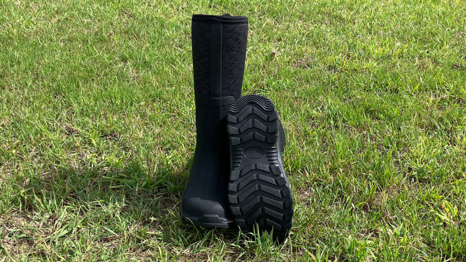 Harry Hall Mud Boots Neoprene Wellies front view in field one foot showing footbed