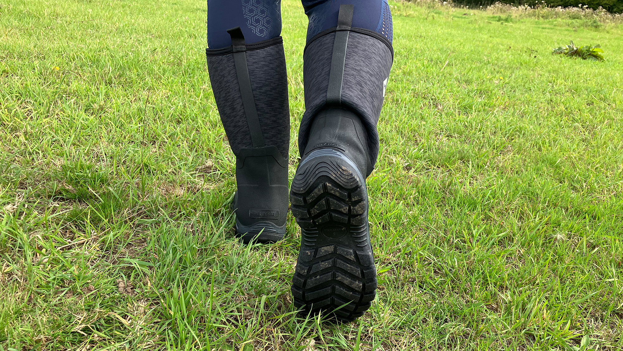 Close up back view showing footbed of Harry Hall mud boots in black
