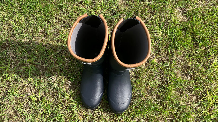 View from above showing the neoprene lining in the Toggi Barnsdale wellington boots