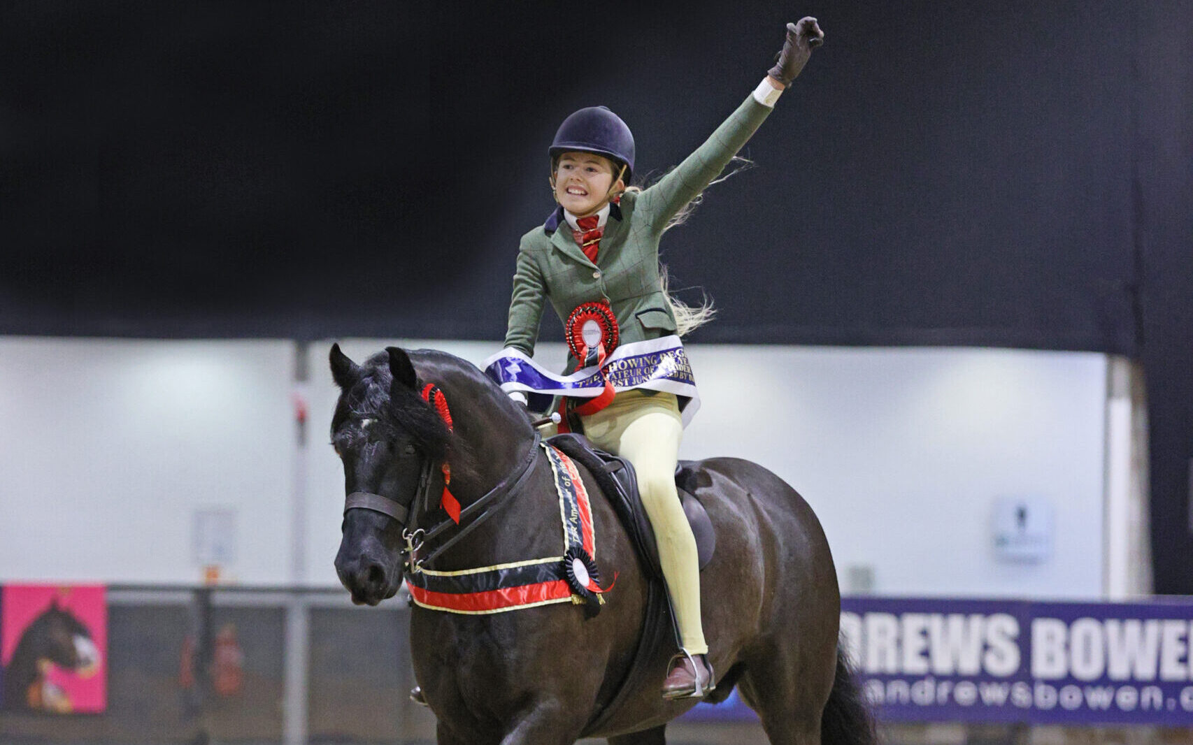 Daisy-May Ovens and Melliver Willy Wonka claim the supreme championship at the inaugural TSR Amateur of the Year Championship show.