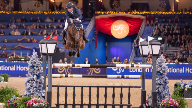 Tom Wachman and Do It Easy win the London Horse Show grand prix 2025.