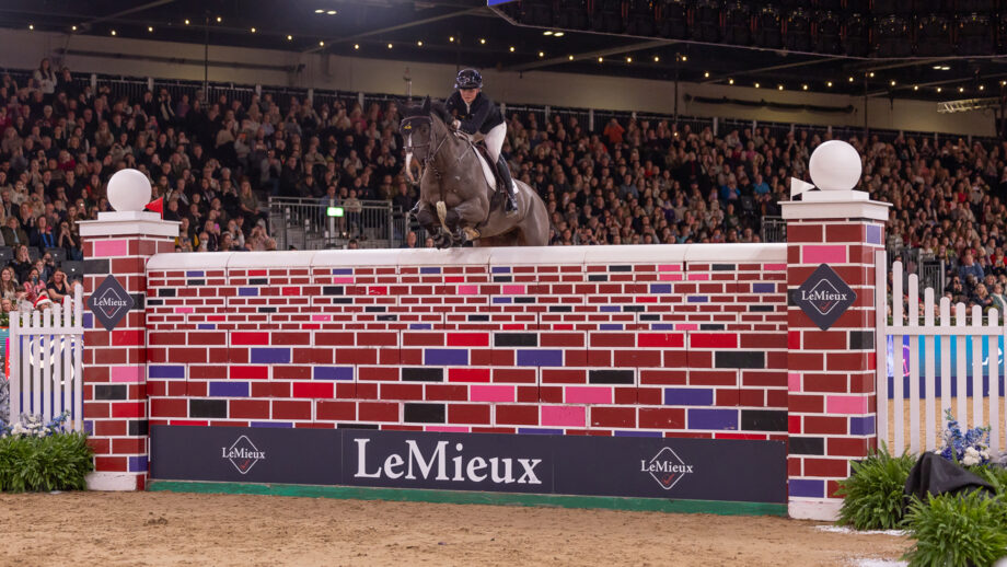 Rachel Proudley and Easy Boy De Laubry Z win London Horse Show puissance 2025.