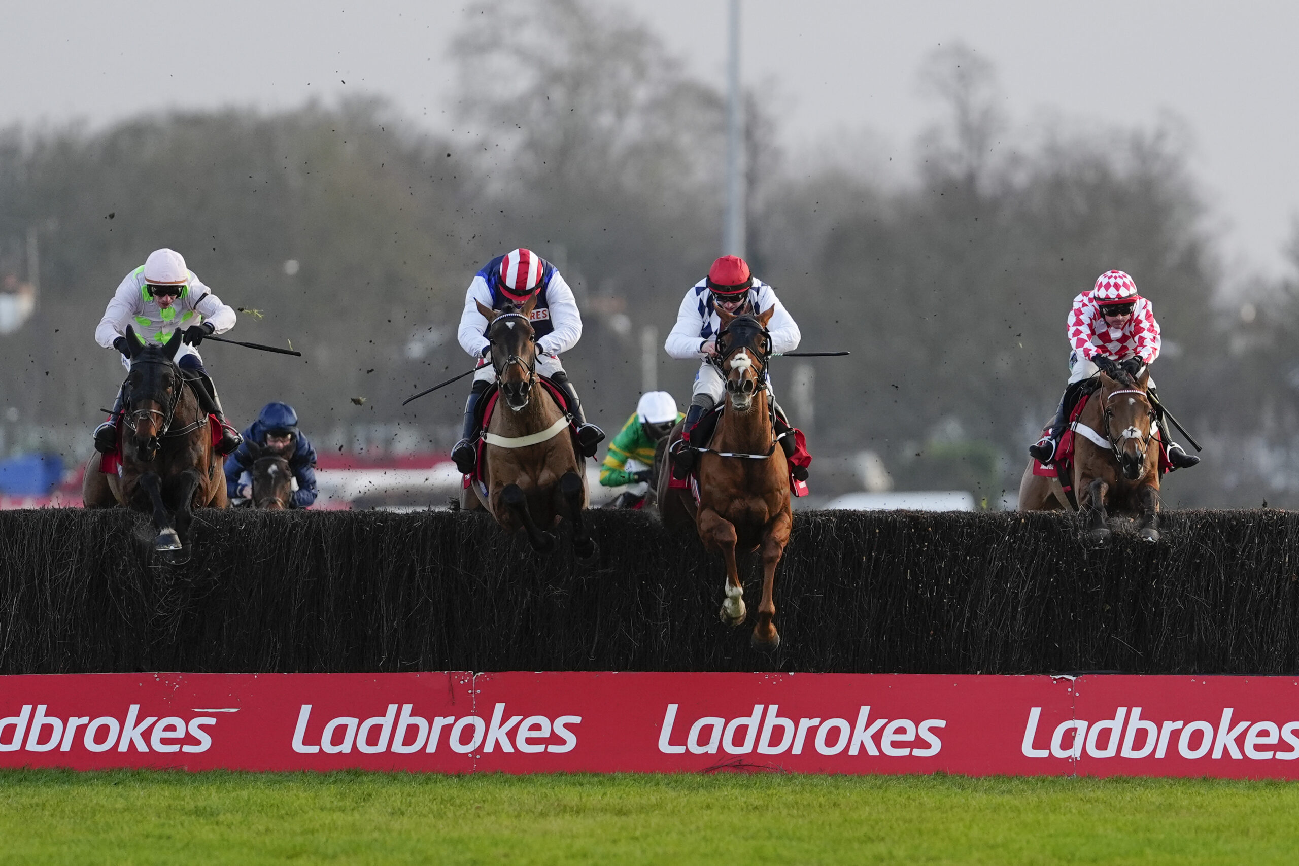 The Jukebox Man (second left, with Ben Jones in the saddle) goes on to win the Ladbrokes King George VI Chase at Kempton on Boxing Day 2025.