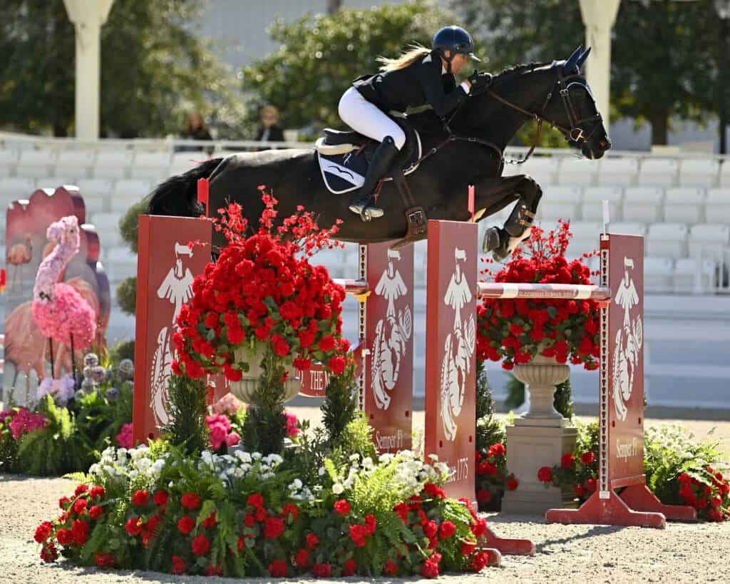 Jessica Mendoza and In The Air win the CSI4* grand prix in Ocala, Florida. 