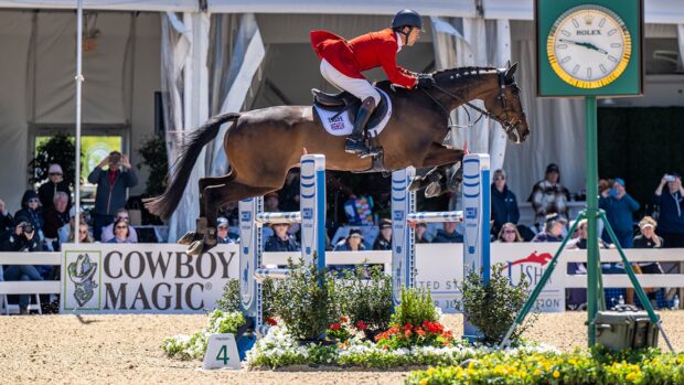 Harry Meade and Et Hop Du Matz on the way to third at Kentucky 2025.