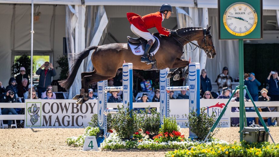 Harry Meade and Et Hop Du Matz on the way to third at Kentucky 2025.