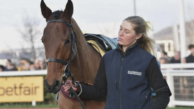 The Emma Lavelle-trained Ma Shantou and groom Libby Alvis.