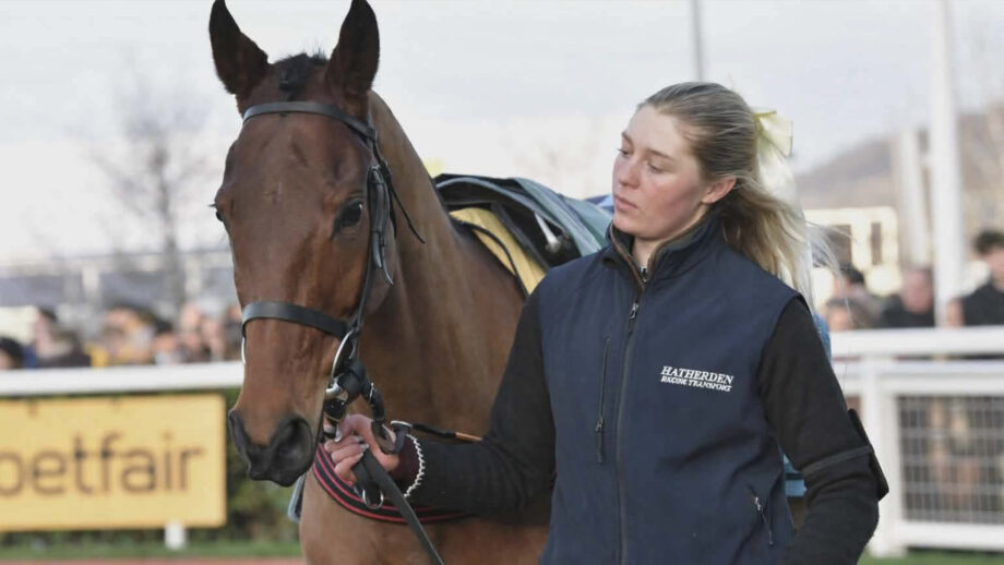 The Emma Lavelle-trained Ma Shantou and groom Libby Alvis.