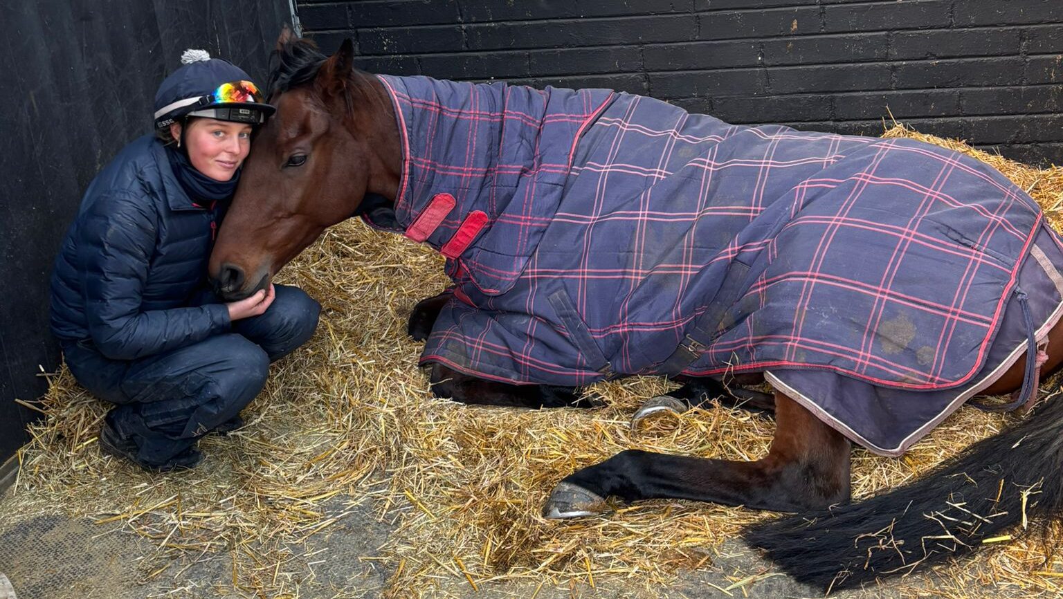 Libby Alvis in the stable with Ma Shantou