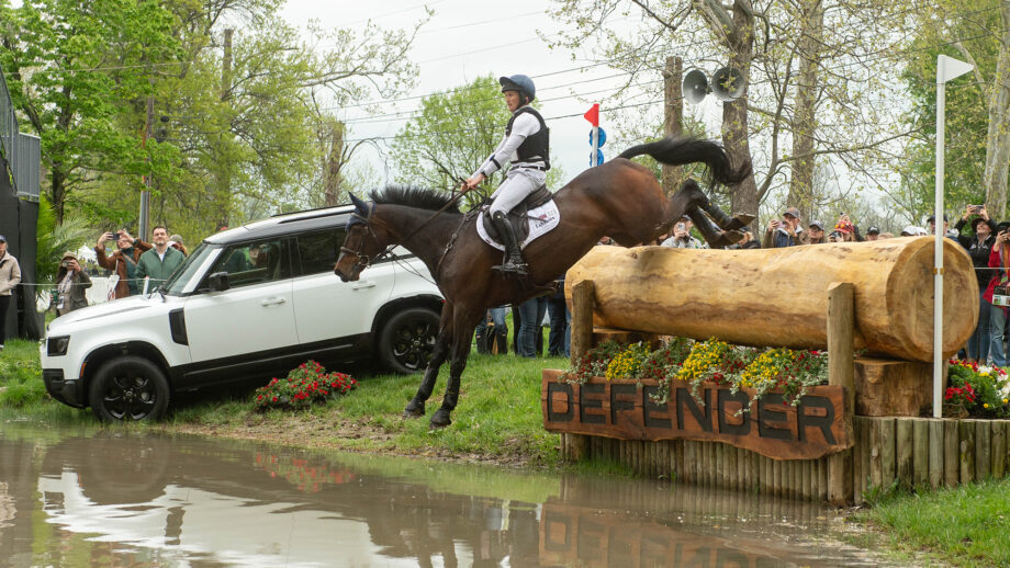 Tom McEwen and Brookfield Quality jump into water at Kentucky Three-Day Event