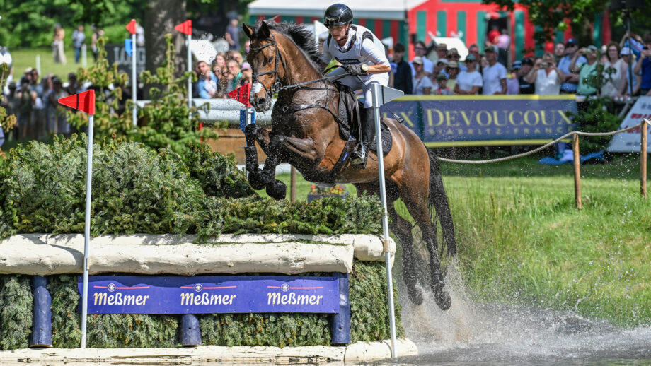 Julia Krajewski riding Uelzeners Nickel cross-country at Luhmuhlen Horse Trials