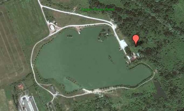 A bird's eye view of the lake with probably the biggest stock per acre of huge carp...anywhere in the world.