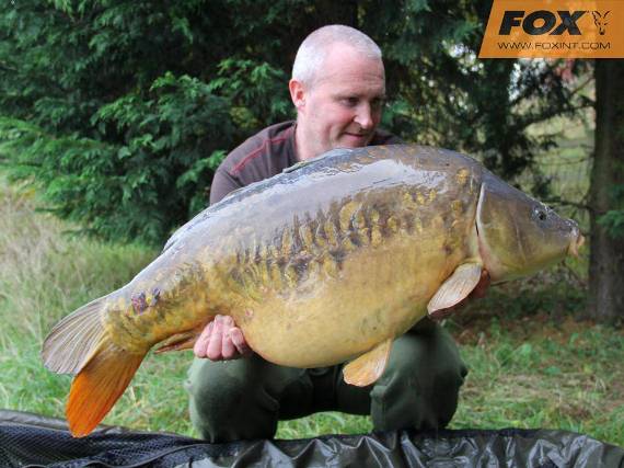 Dave Smedley with a lovely Monks Pit mirror, taken on Camotex Soft