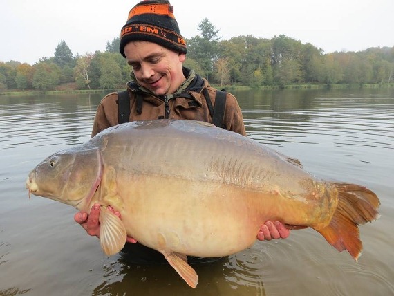 A 10lb hooklink and a size 10 hook and a 71lb beast of a mirror!