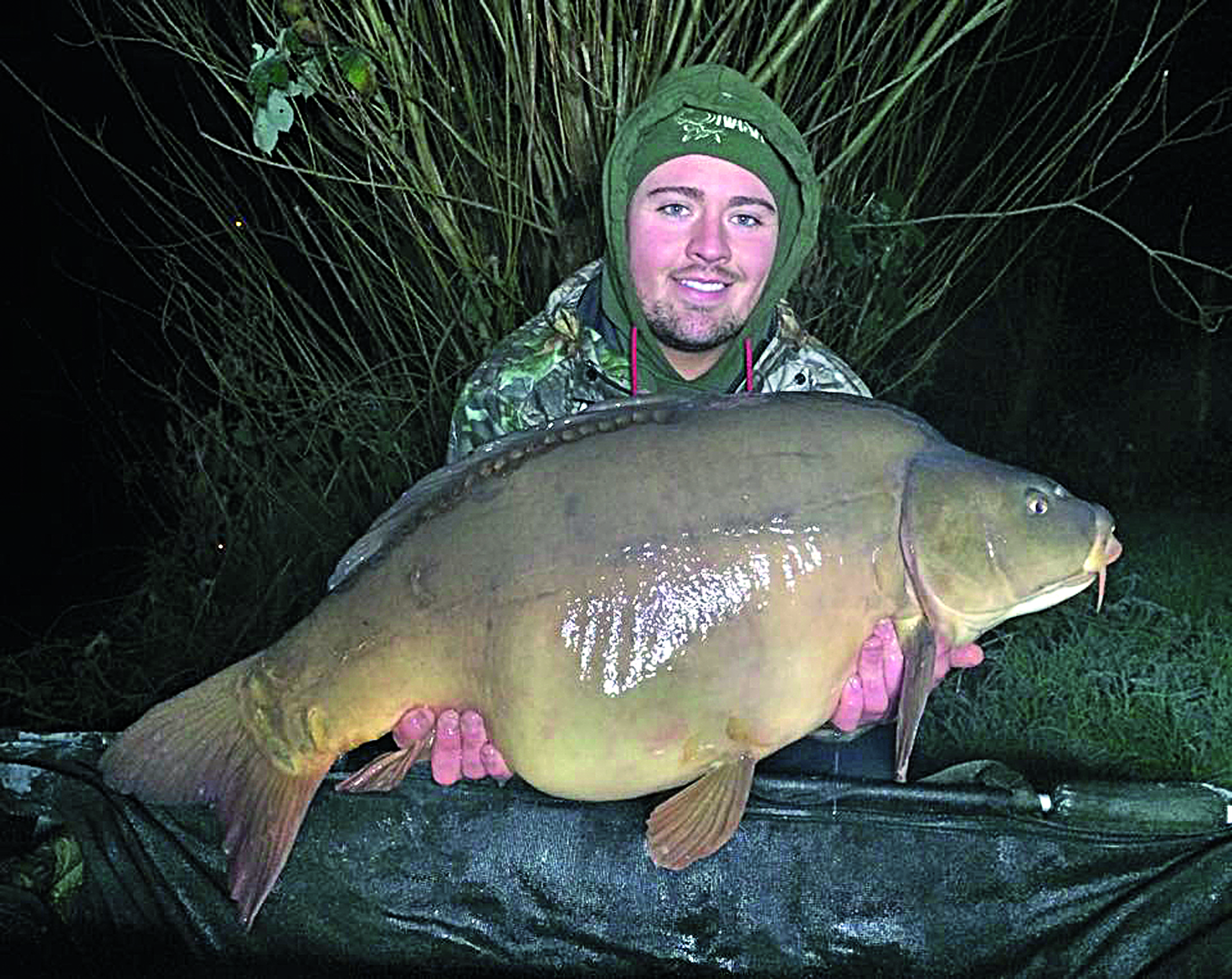 Craig Brown spent a couple days on Specimen lake 6 at White Springs to land his new UK PB with this 34lb mirror.