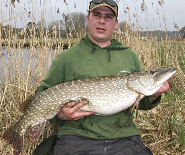 Top pike fishing tips for rivers