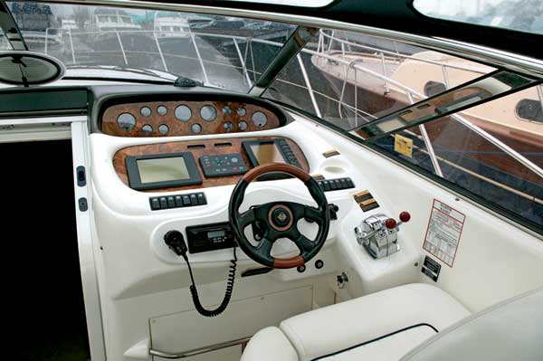 Sunseeker Camargue 44 | Reviews | Motor Boats Monthly |