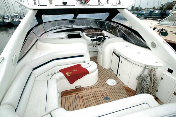 Sunseeker Camargue 44 | Reviews | Motor Boats Monthly |