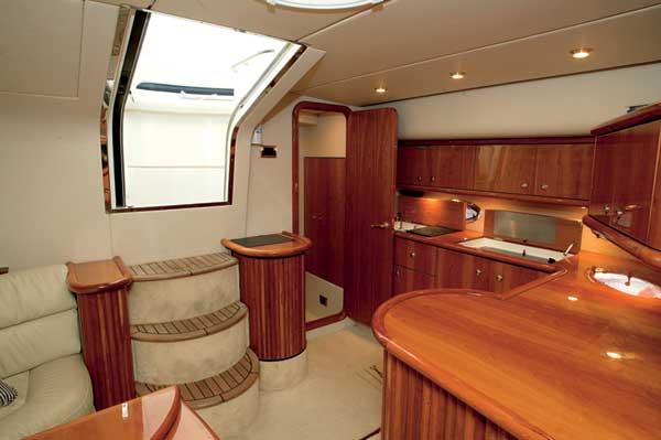 Sunseeker Camargue 44 | Reviews | Motor Boats Monthly |
