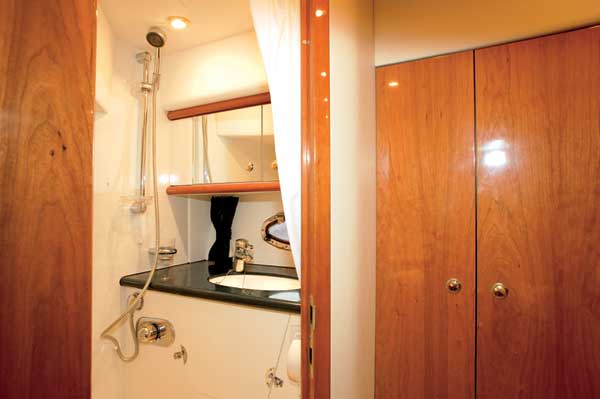 Sunseeker Camargue 44 | Reviews | Motor Boats Monthly |