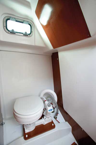 Beneteau Antares 7 | Boat reviews | Motor Boats Monthly |