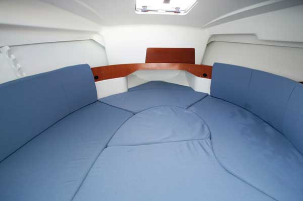 Beneteau Antares 7 | Boat reviews | Motor Boats Monthly |