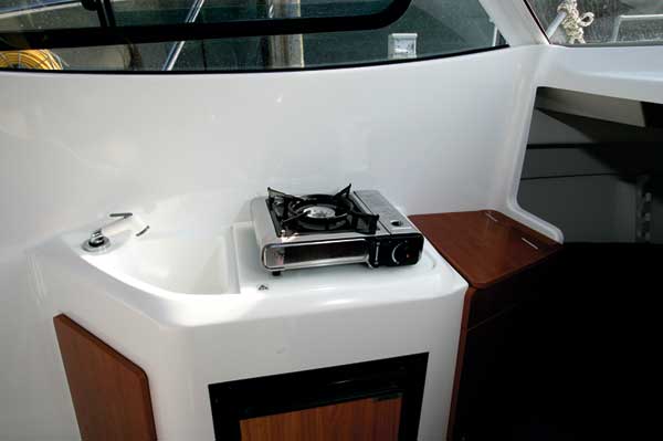 Beneteau Antares 7 | Boat reviews | Motor Boats Monthly |